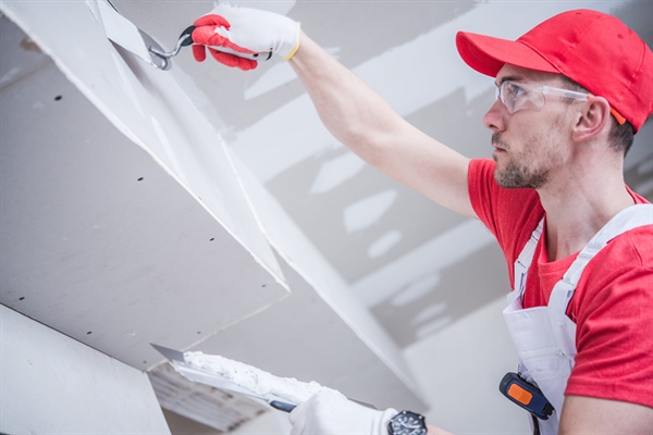 Cracks, Dents & Water Stains: Patch or Replace Drywall?